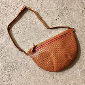 Clare V grande fanny Cuoio Perf